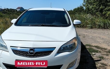 Opel Astra J, 2010 год, 650 000 рублей, 13 фотография
