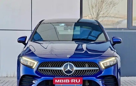 Mercedes-Benz A-Класс, 2023 год, 1 749 003 рублей, 2 фотография