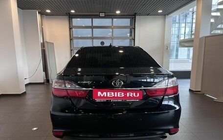 Toyota Camry, 2017 год, 2 048 000 рублей, 4 фотография