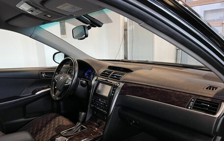 Toyota Camry, 2017 год, 2 048 000 рублей, 12 фотография