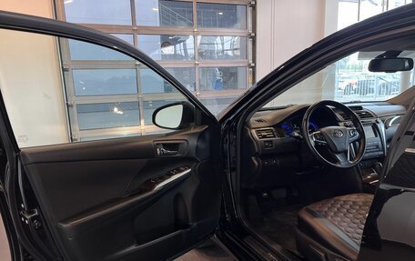 Toyota Camry, 2017 год, 2 048 000 рублей, 18 фотография
