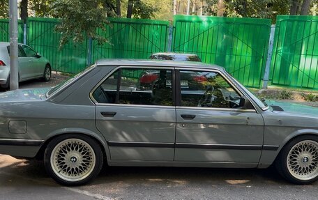 BMW 5 серия, 1982 год, 2 000 000 рублей, 12 фотография