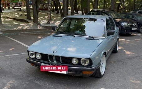 BMW 5 серия, 1982 год, 2 000 000 рублей, 2 фотография