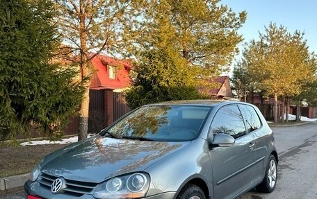 Volkswagen Golf V, 2004 год, 550 000 рублей, 2 фотография