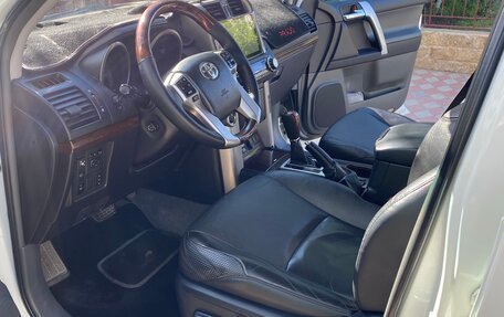 Toyota Land Cruiser Prado 150 рестайлинг 2, 2012 год, 3 000 000 рублей, 6 фотография