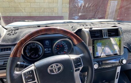 Toyota Land Cruiser Prado 150 рестайлинг 2, 2012 год, 3 000 000 рублей, 7 фотография