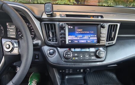 Toyota RAV4, 2018 год, 2 150 000 рублей, 10 фотография