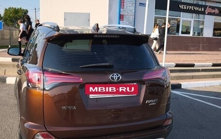 Toyota RAV4, 2018 год, 2 150 000 рублей, 3 фотография
