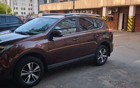 Toyota RAV4, 2018 год, 2 150 000 рублей, 26 фотография