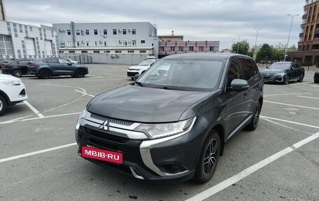 Mitsubishi Outlander III рестайлинг 3, 2019 год, 2 050 000 рублей, 5 фотография