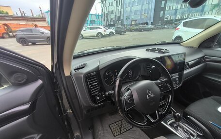 Mitsubishi Outlander III рестайлинг 3, 2019 год, 2 050 000 рублей, 7 фотография