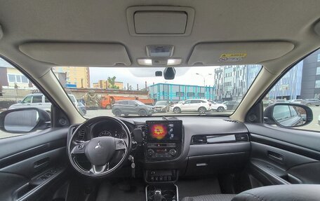 Mitsubishi Outlander III рестайлинг 3, 2019 год, 2 050 000 рублей, 8 фотография