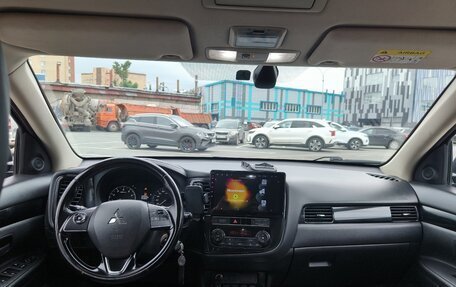 Mitsubishi Outlander III рестайлинг 3, 2019 год, 2 050 000 рублей, 9 фотография