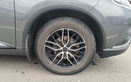 Mitsubishi Outlander III рестайлинг 3, 2019 год, 2 050 000 рублей, 15 фотография