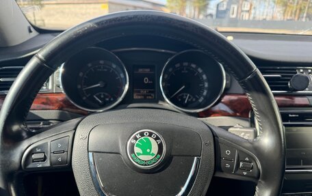 Skoda Superb III рестайлинг, 2012 год, 1 100 000 рублей, 23 фотография