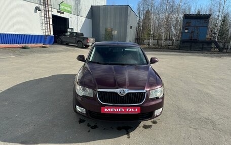Skoda Superb III рестайлинг, 2012 год, 1 100 000 рублей, 21 фотография