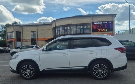 Mitsubishi Outlander III рестайлинг 3, 2018 год, 1 850 000 рублей, 7 фотография
