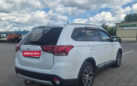Mitsubishi Outlander III рестайлинг 3, 2018 год, 1 850 000 рублей, 4 фотография
