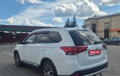 Mitsubishi Outlander III рестайлинг 3, 2018 год, 1 850 000 рублей, 6 фотография