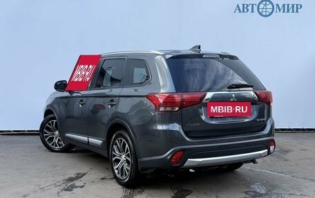 Mitsubishi Outlander III рестайлинг 3, 2017 год, 1 890 000 рублей, 7 фотография