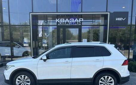 Volkswagen Tiguan II, 2021 год, 2 697 000 рублей, 4 фотография