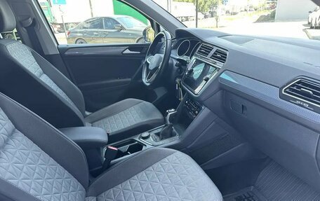 Volkswagen Tiguan II, 2021 год, 2 697 000 рублей, 10 фотография