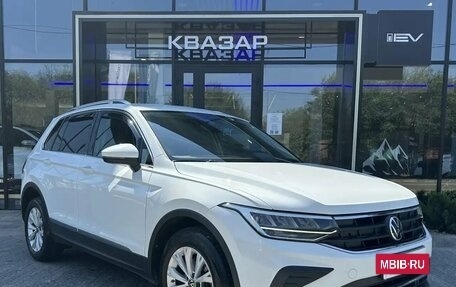 Volkswagen Tiguan II, 2021 год, 2 697 000 рублей, 3 фотография