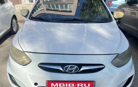 Hyundai Solaris II рестайлинг, 2013 год, 410 000 рублей, 1 фотография