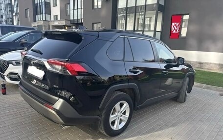 Toyota RAV4, 2019 год, 2 800 000 рублей, 3 фотография