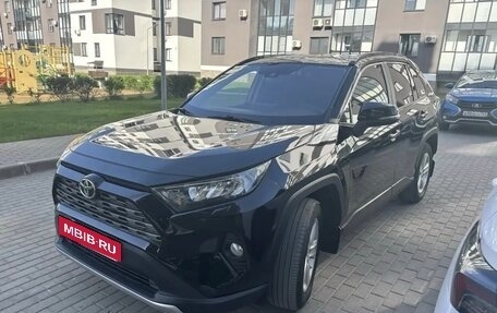 Toyota RAV4, 2019 год, 2 800 000 рублей, 5 фотография