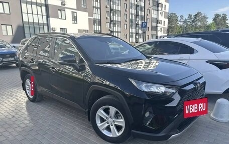 Toyota RAV4, 2019 год, 2 800 000 рублей, 6 фотография