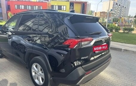 Toyota RAV4, 2019 год, 2 800 000 рублей, 4 фотография