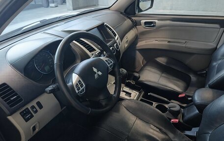 Mitsubishi Pajero Sport II рестайлинг, 2012 год, 1 199 000 рублей, 8 фотография