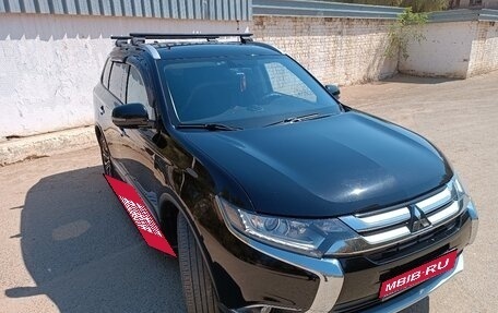 Mitsubishi Outlander III рестайлинг 3, 2018 год, 2 350 000 рублей, 1 фотография