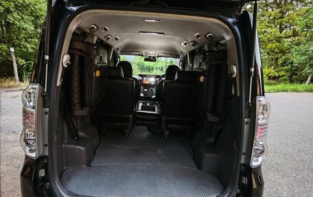 Toyota Voxy II, 2010 год, 1 550 000 рублей, 8 фотография
