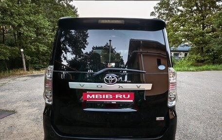 Toyota Voxy II, 2010 год, 1 550 000 рублей, 6 фотография