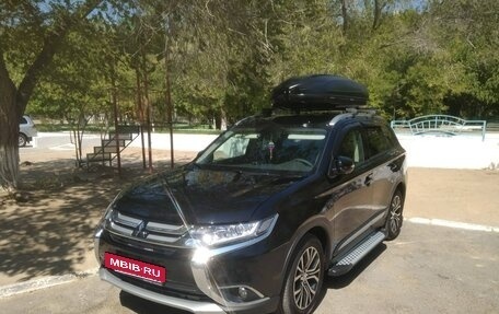 Mitsubishi Outlander III рестайлинг 3, 2018 год, 2 350 000 рублей, 20 фотография