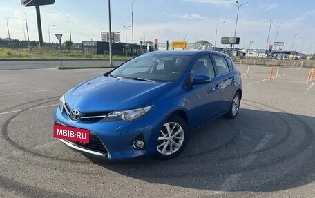 Toyota Auris II, 2014 год, 1 750 000 рублей, 2 фотография