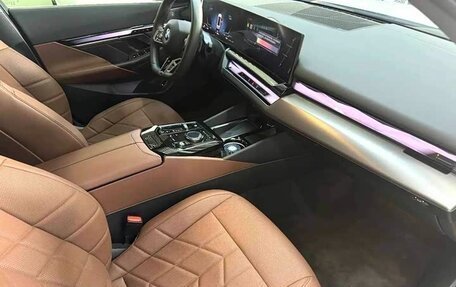 BMW 5 серия, 2025 год, 5 800 000 рублей, 5 фотография