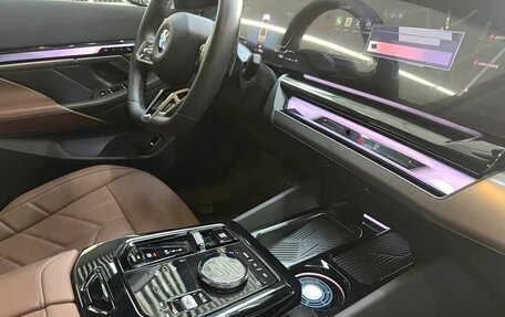 BMW 5 серия, 2025 год, 5 800 000 рублей, 4 фотография