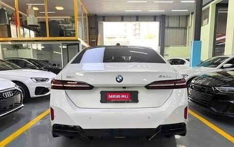 BMW 5 серия, 2025 год, 5 800 000 рублей, 3 фотография