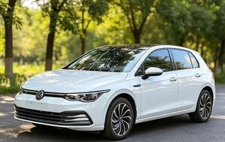 Volkswagen Golf VIII, 2023 год, 2 057 000 рублей, 1 фотография