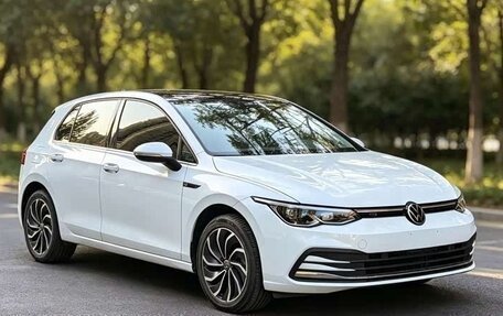 Volkswagen Golf VIII, 2023 год, 2 057 000 рублей, 3 фотография
