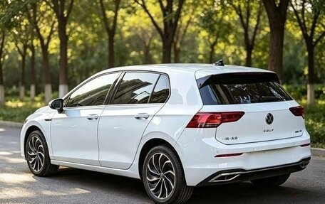 Volkswagen Golf VIII, 2023 год, 2 057 000 рублей, 6 фотография