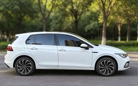 Volkswagen Golf VIII, 2023 год, 2 057 000 рублей, 10 фотография