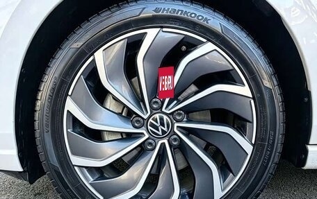 Volkswagen Golf VIII, 2023 год, 2 057 000 рублей, 18 фотография