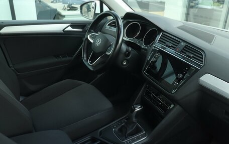 Volkswagen Tiguan II, 2021 год, 2 572 000 рублей, 6 фотография