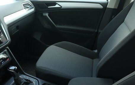 Volkswagen Tiguan II, 2021 год, 2 572 000 рублей, 14 фотография