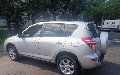 Toyota RAV4, 2011 год, 1 690 000 рублей, 2 фотография
