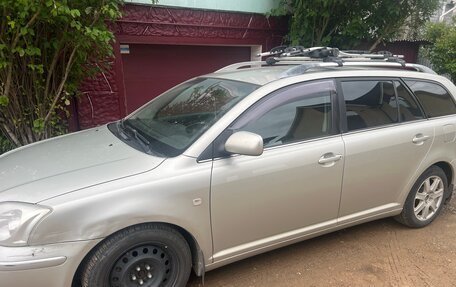 Toyota Avensis III рестайлинг, 2004 год, 460 000 рублей, 2 фотография